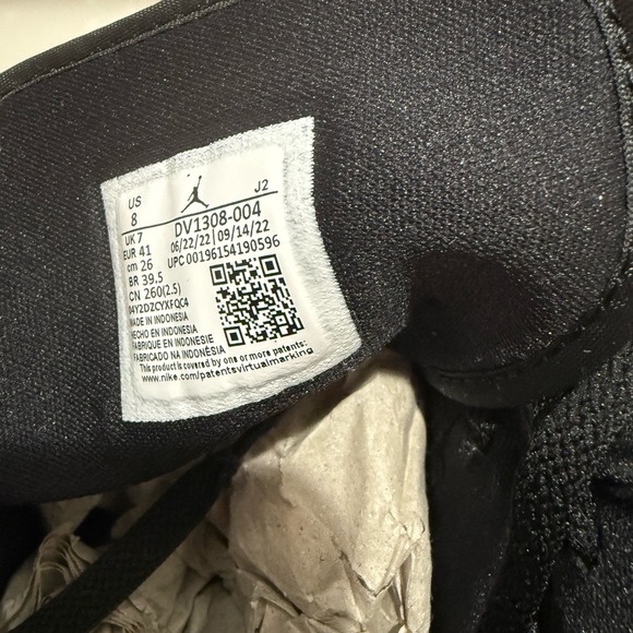 Air Jordan 1 Mid SE - Black/Concord, Size 8M - New - Picture 6 of 7